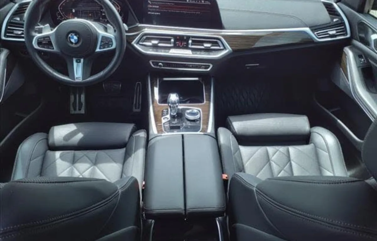 BMW X5 — photo 6 of 9