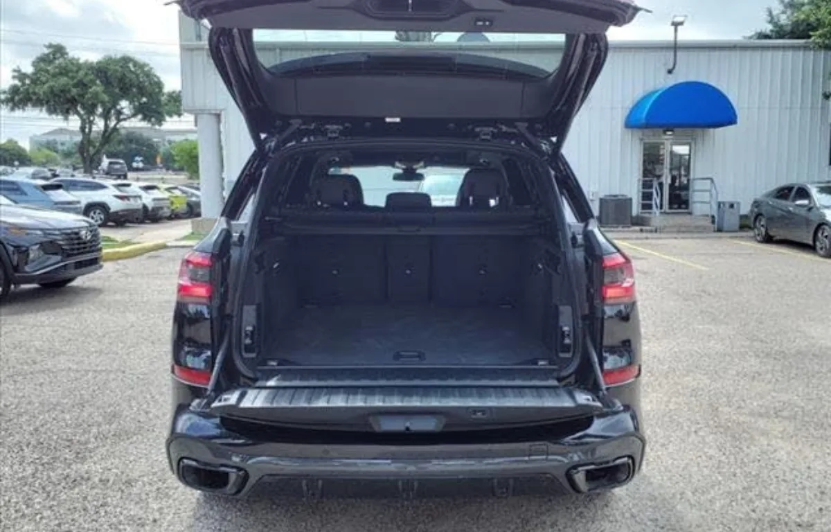 BMW X5 — photo 5 of 9