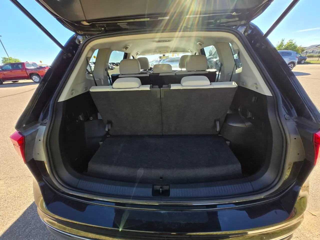 Volkswagen Tiguan — photo 5 of 15