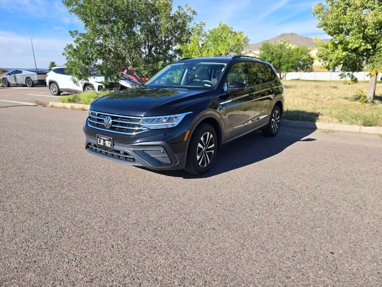 Volkswagen Tiguan — photo 13 of 15