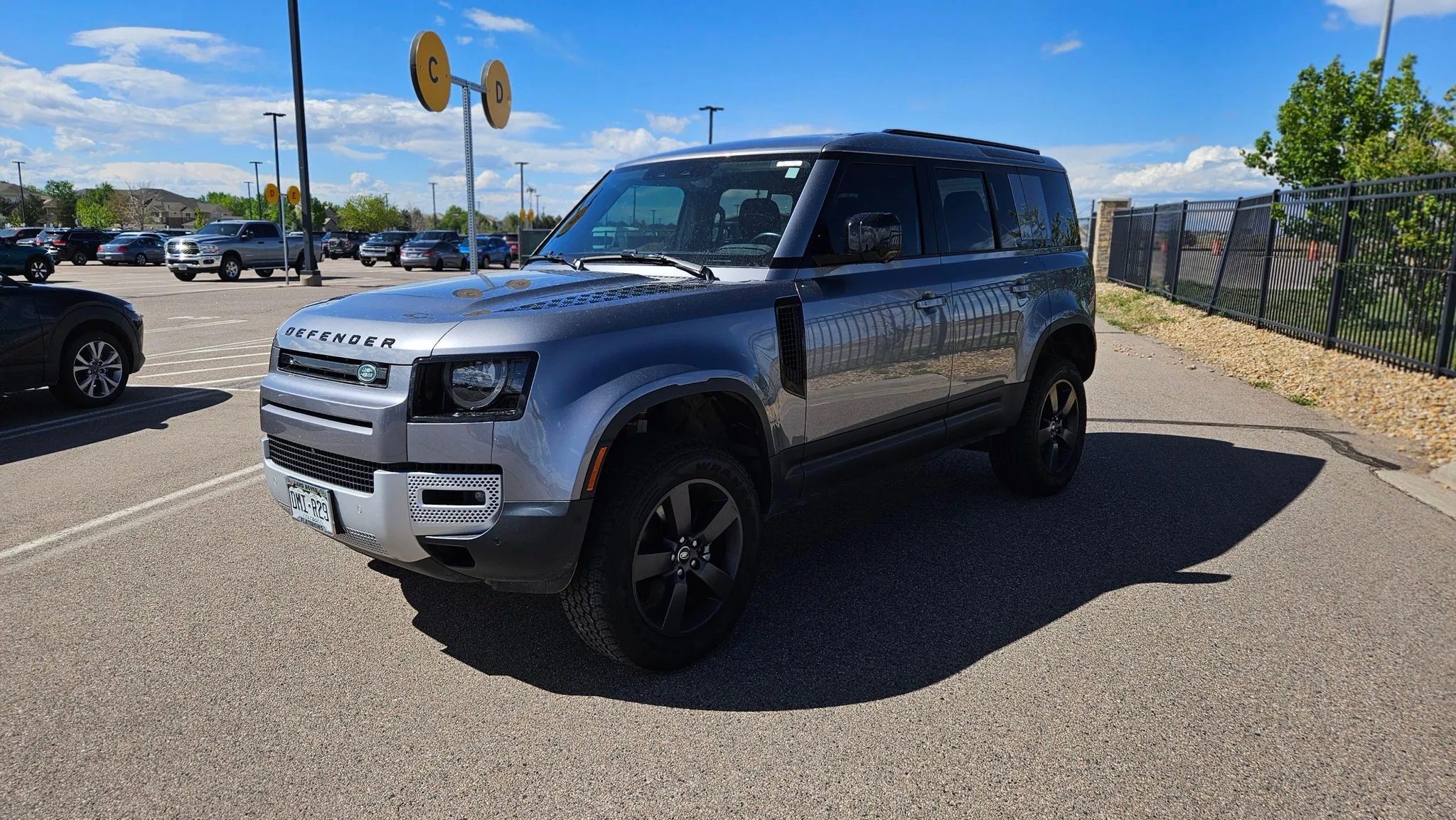 Land Rover Defender — photo 3 of 16