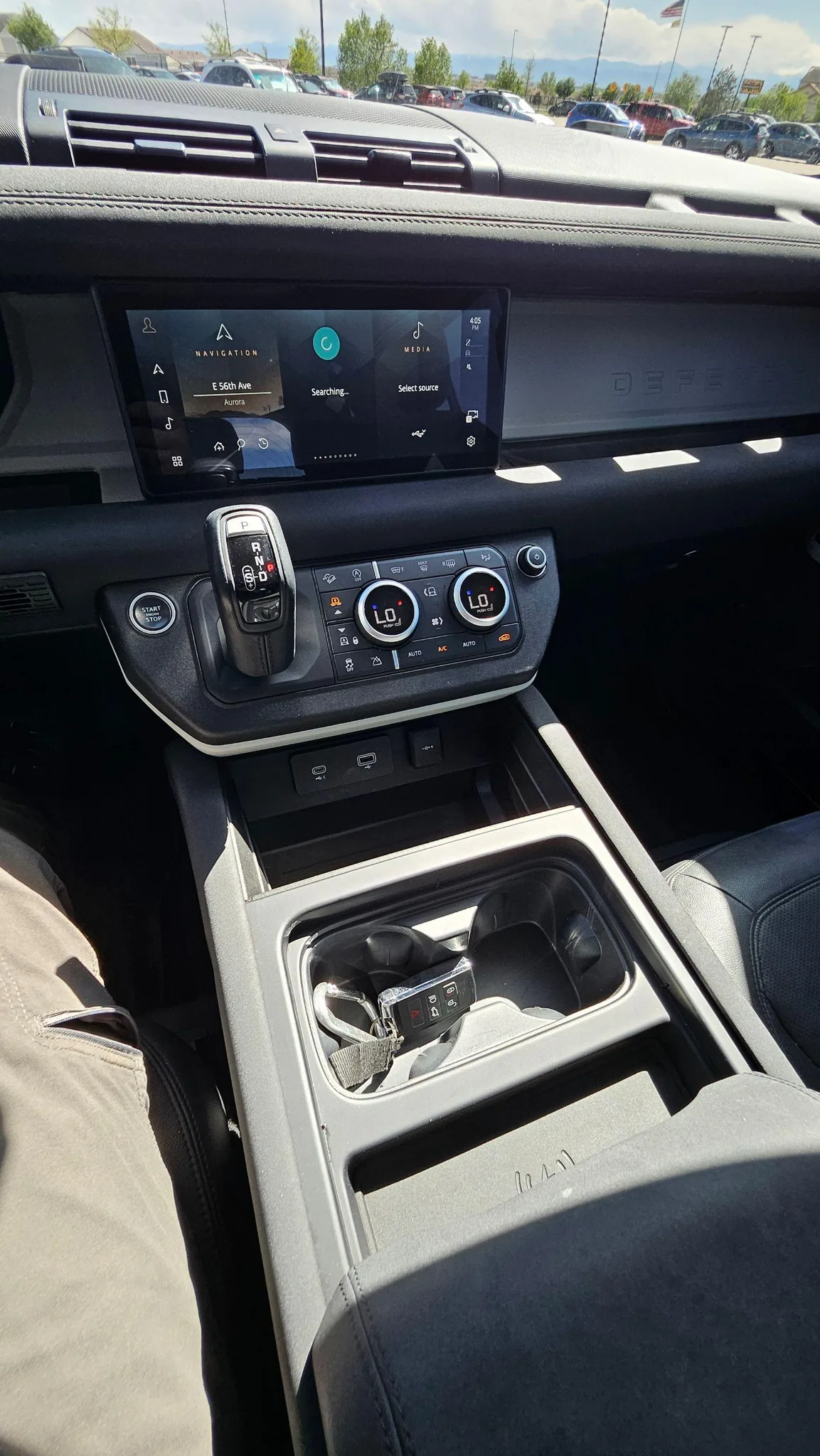 Land Rover Defender — photo 7 of 16