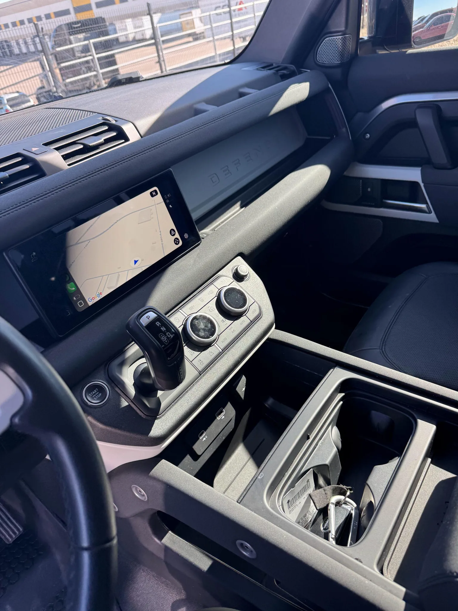 Land Rover Defender — photo 6 of 16