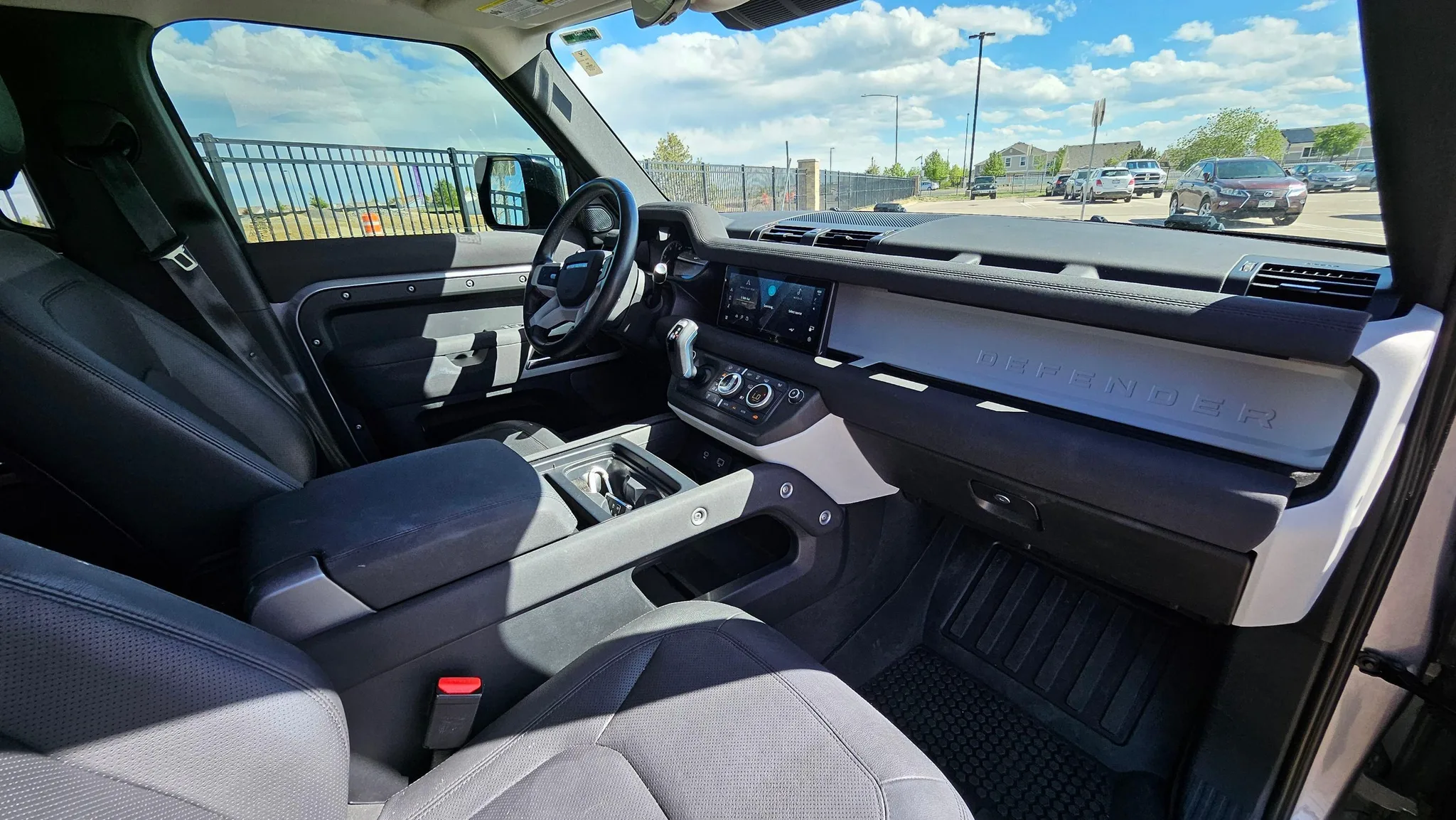 Land Rover Defender — photo 16 of 16