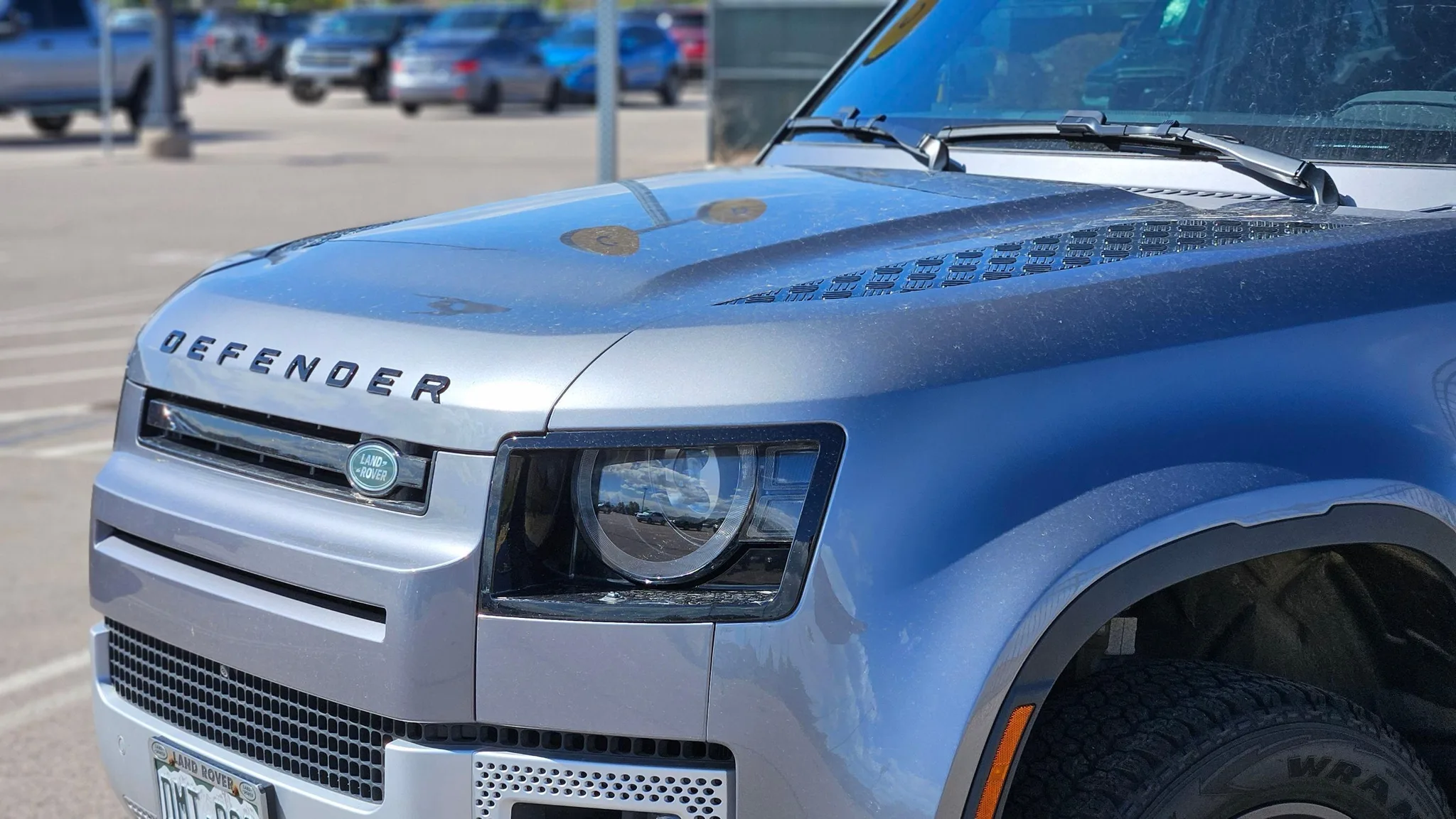 Land Rover Defender — photo 2 of 16