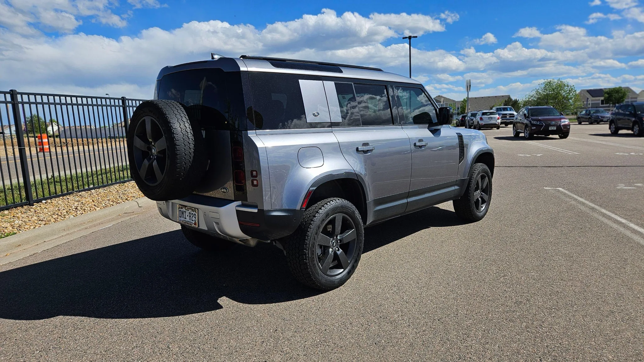 Land Rover Defender — photo 10 of 16