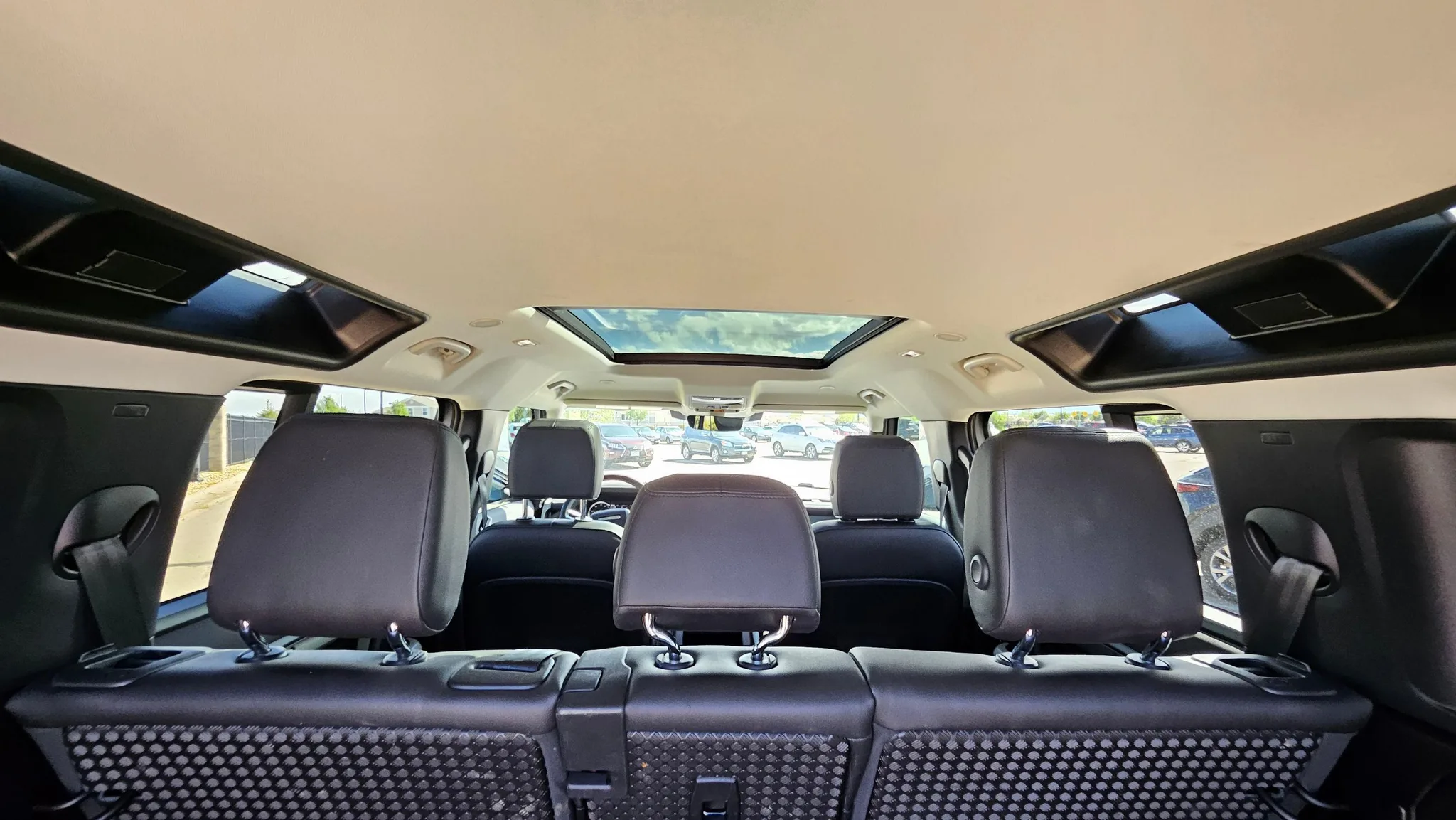 Land Rover Defender — photo 11 of 16