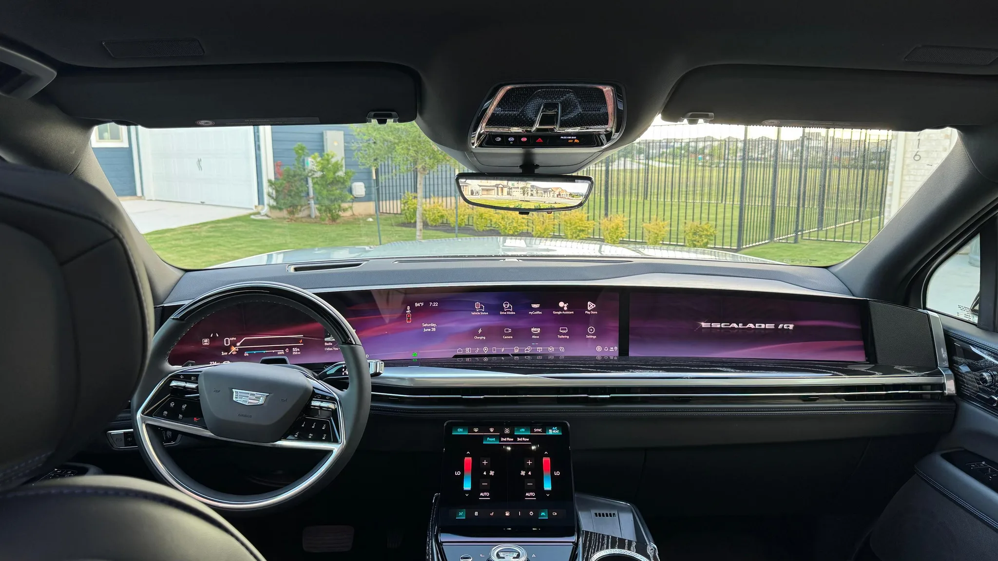 Cadillac Escalade IQ — photo 12 of 14