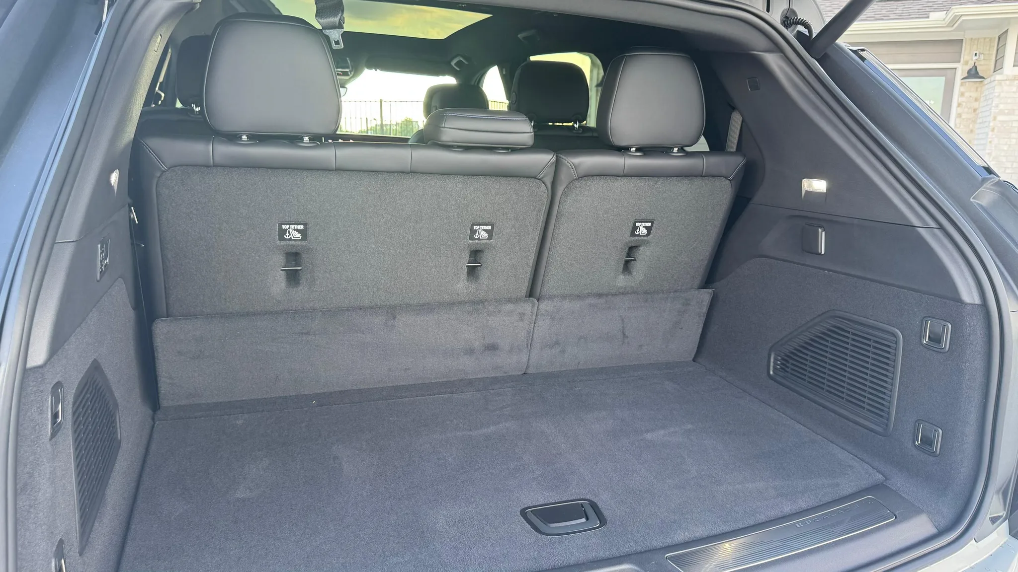 Cadillac Escalade IQ — photo 6 of 14