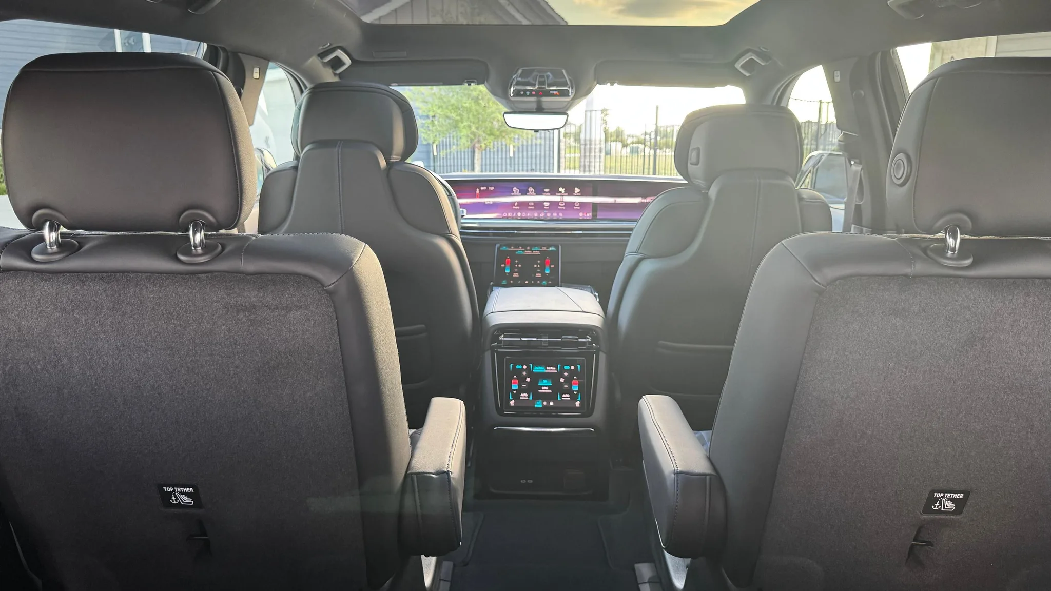 Cadillac Escalade IQ — photo 7 of 14