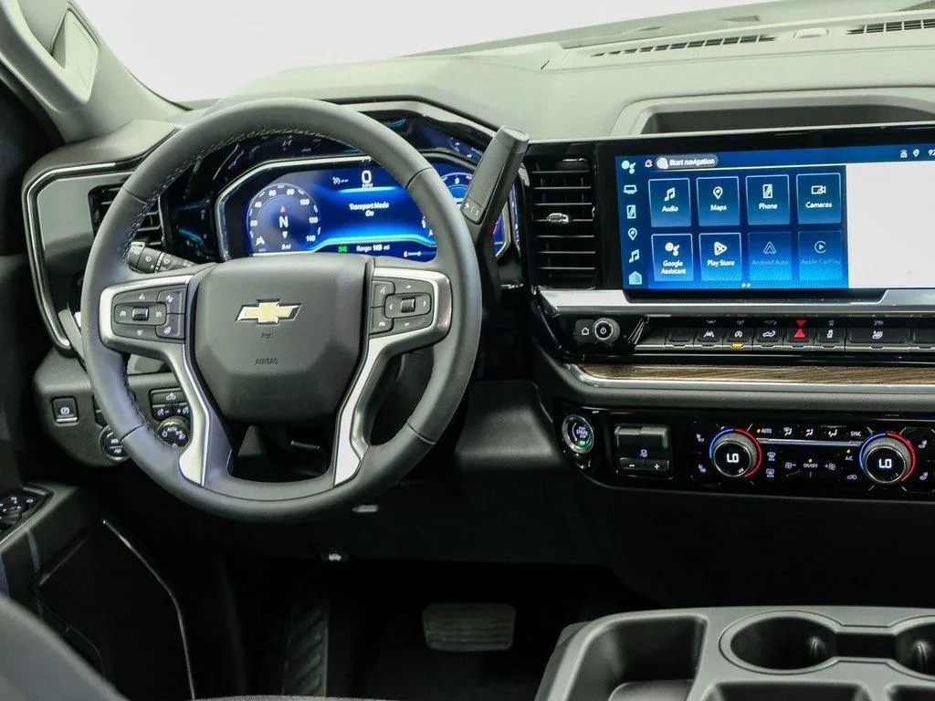 Chevrolet Silverado 1500 — photo 4 of 5