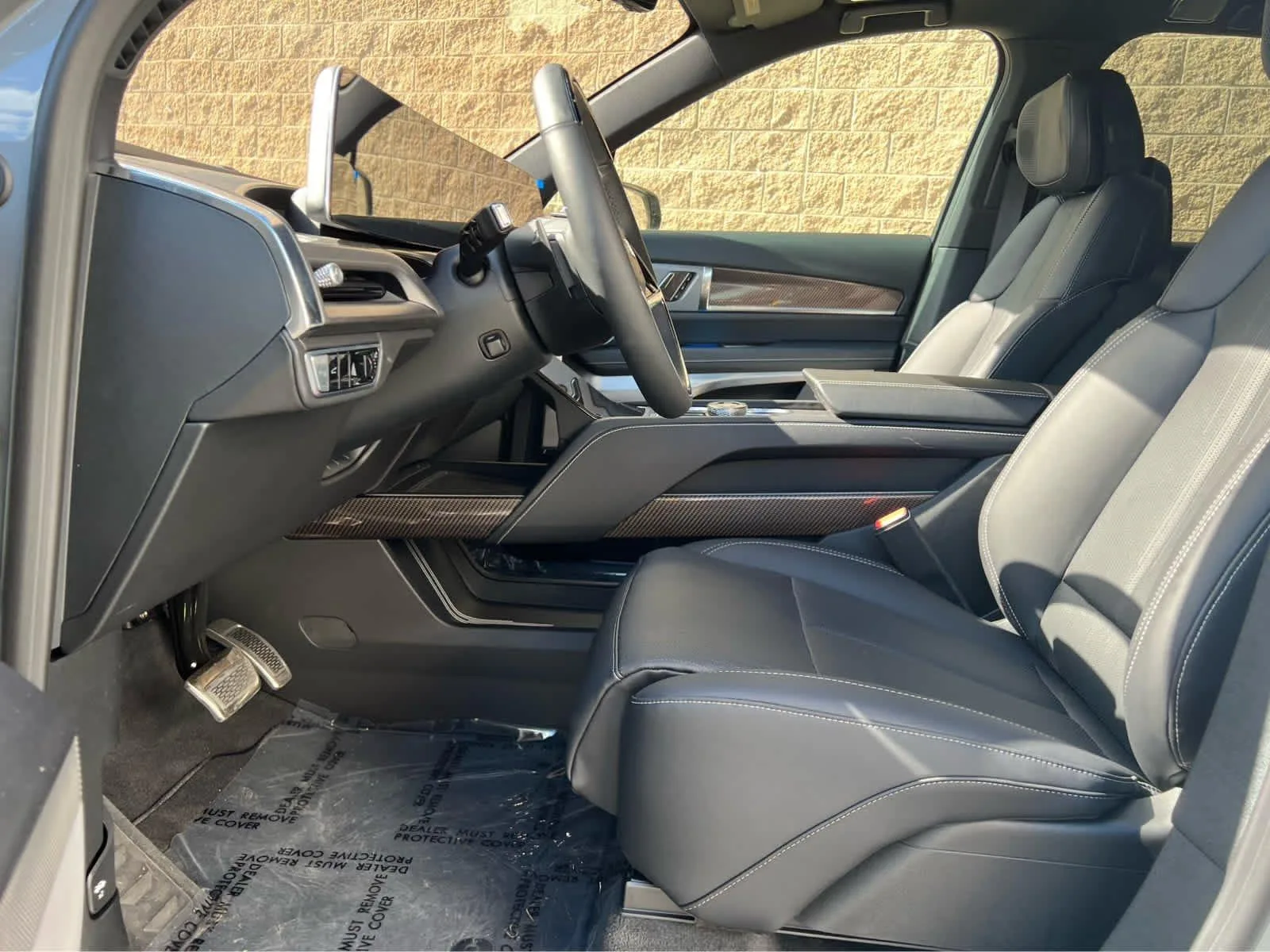 Cadillac VISTIQ — photo 6 of 12