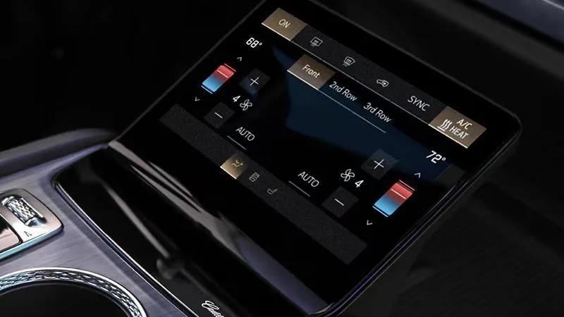Cadillac VISTIQ — photo 10 of 12