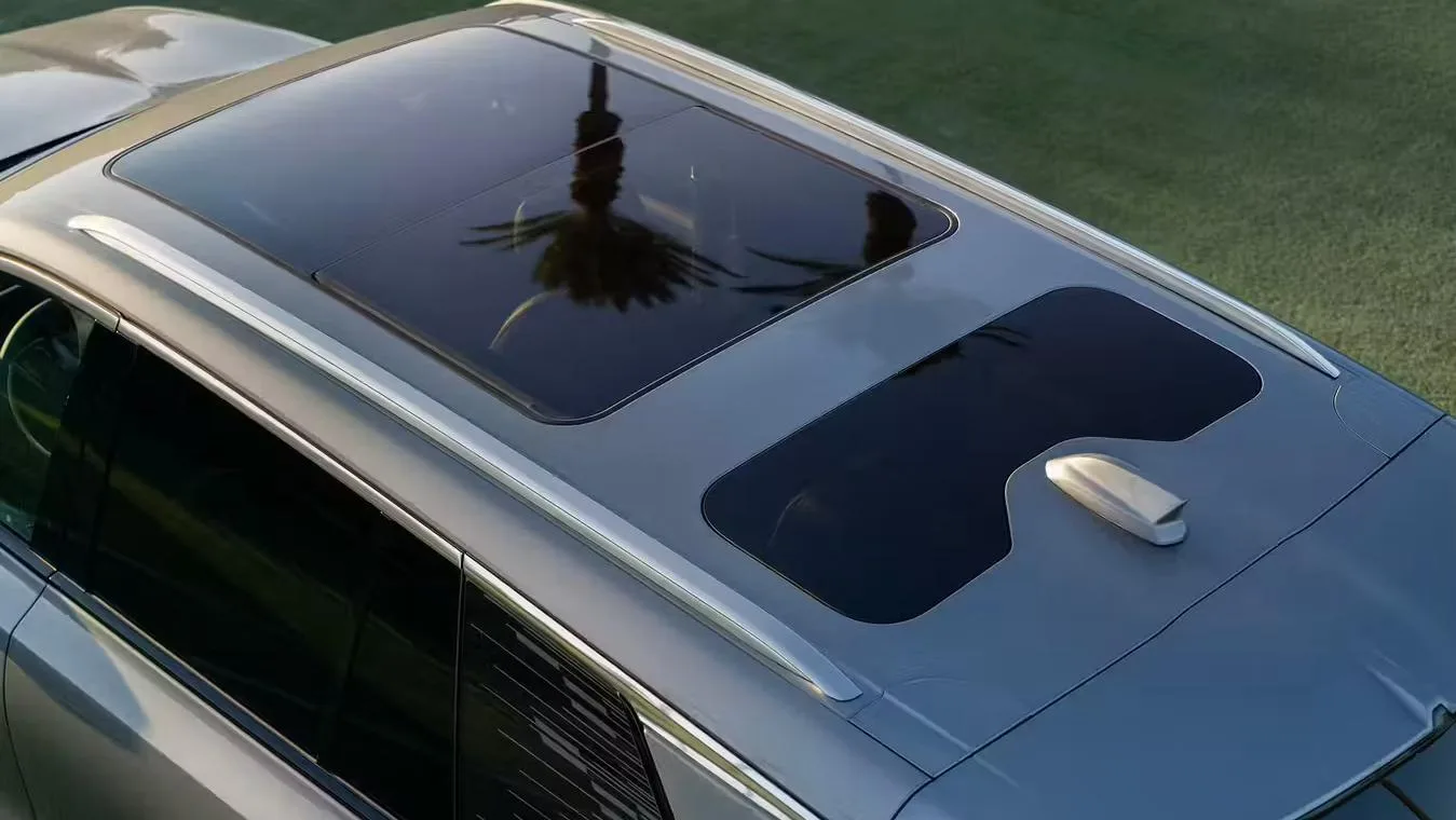Cadillac VISTIQ — photo 11 of 12