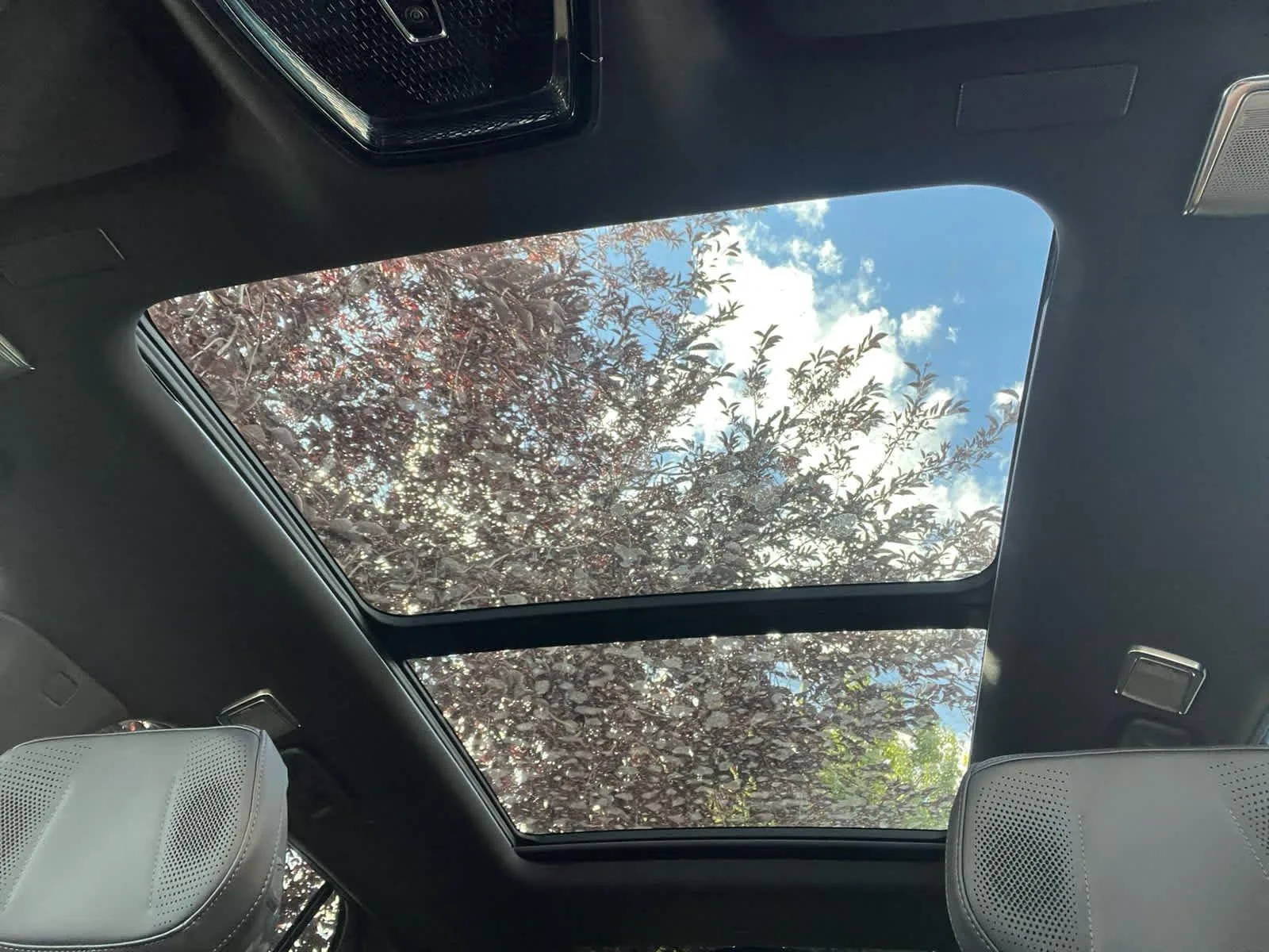Cadillac VISTIQ — photo 3 of 12
