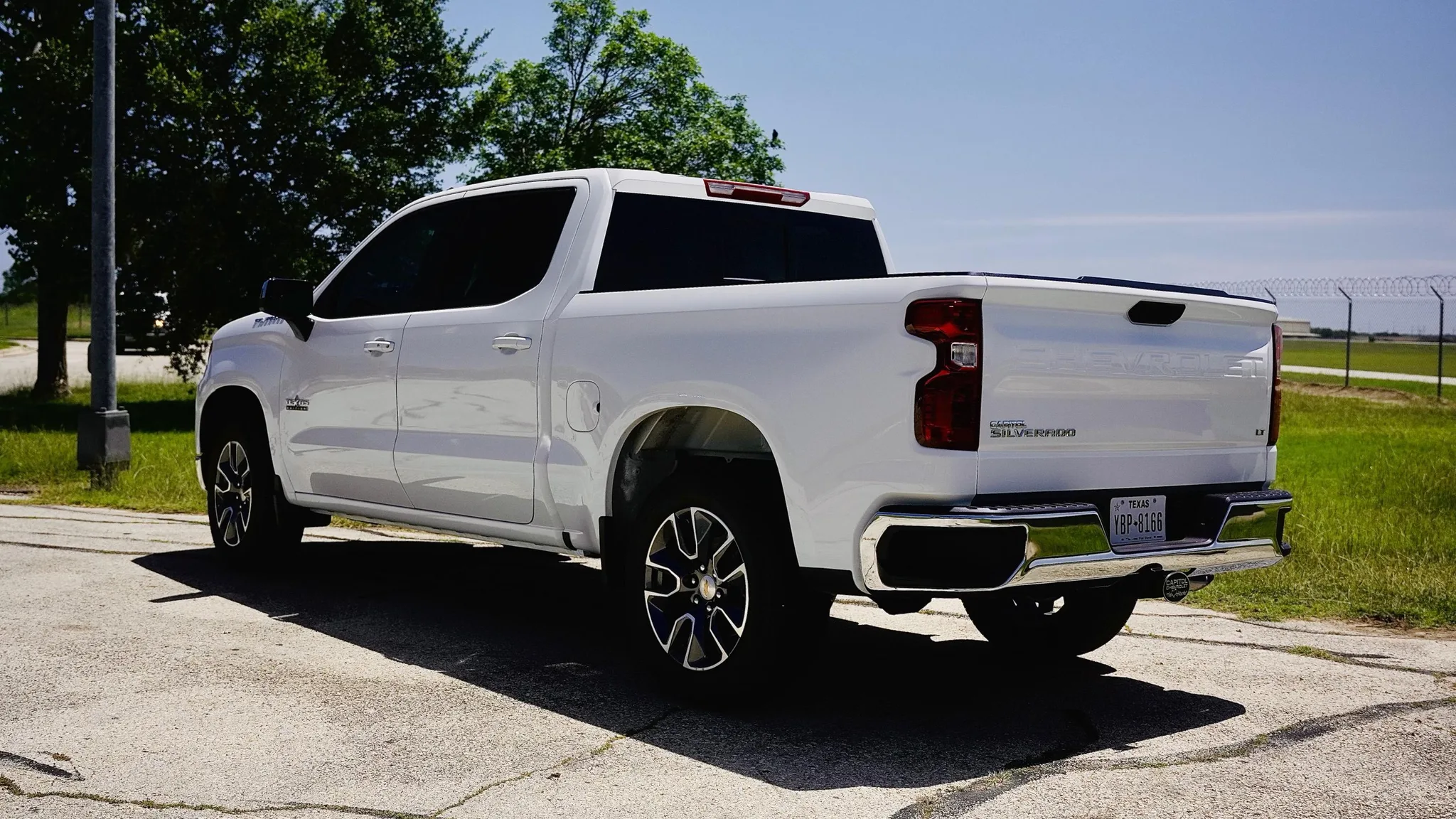 Chevrolet Silverado 1500 — photo 5 of 5