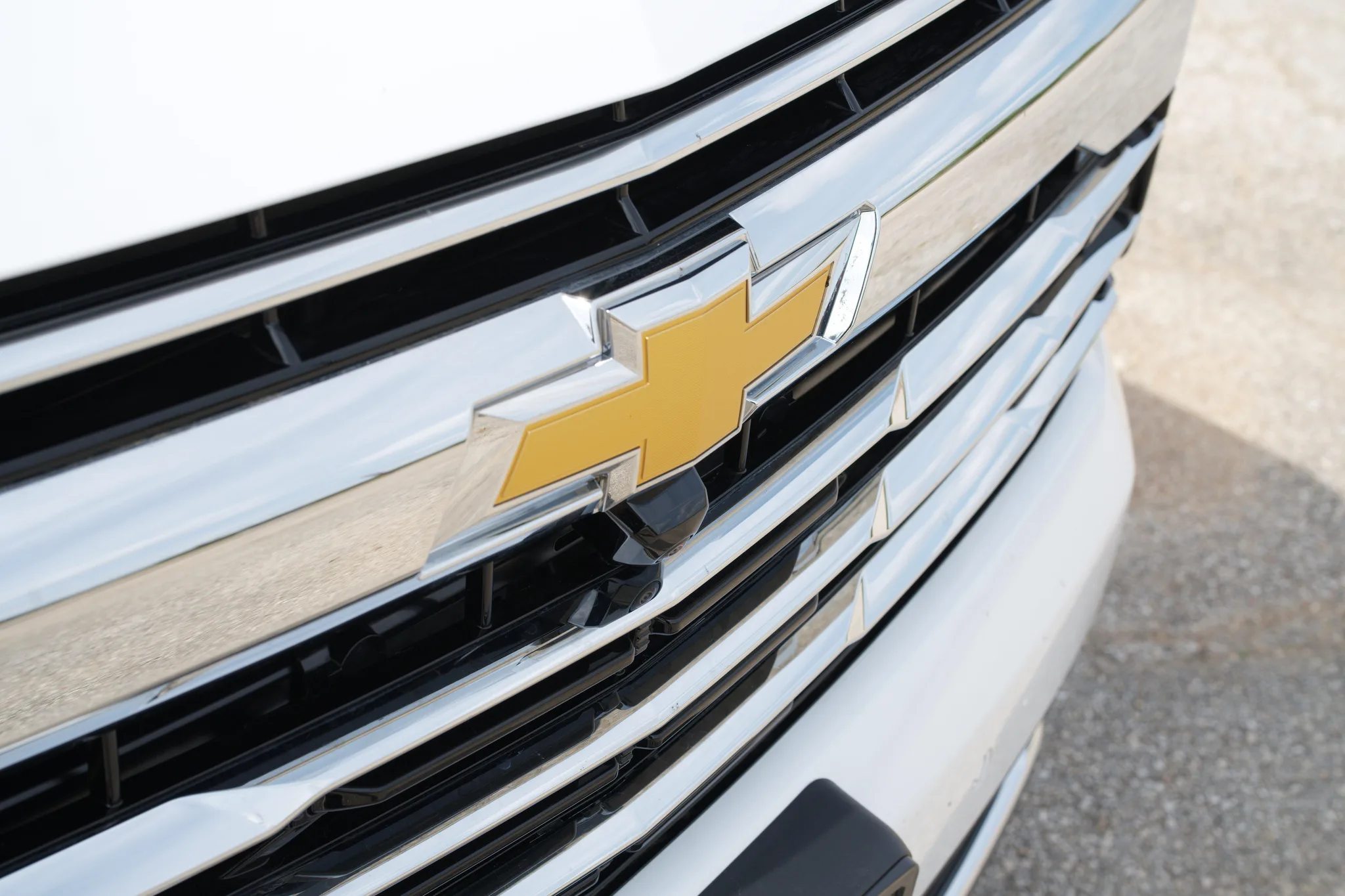 Chevrolet Suburban — photo 6 of 13
