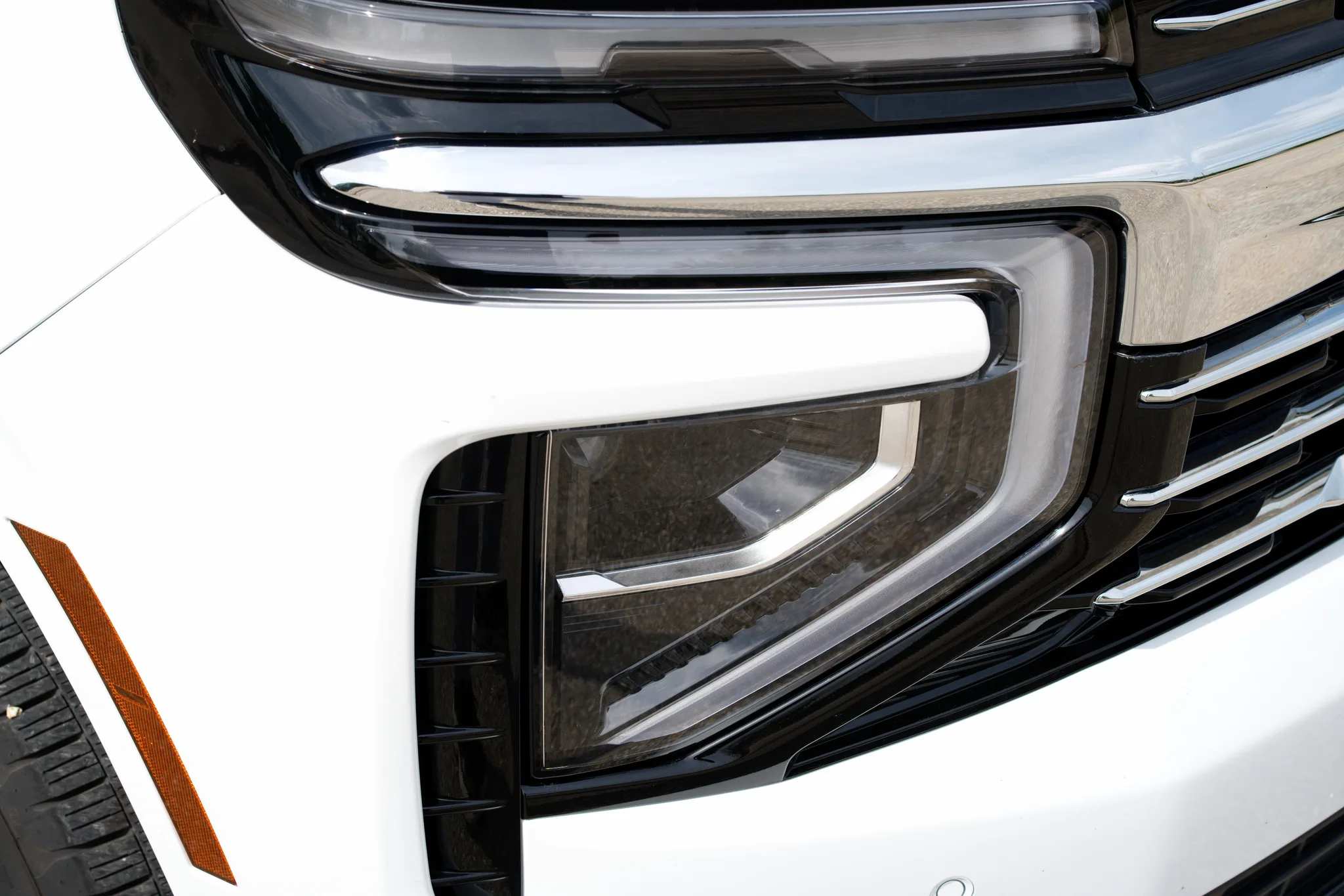Chevrolet Suburban — photo 7 of 13