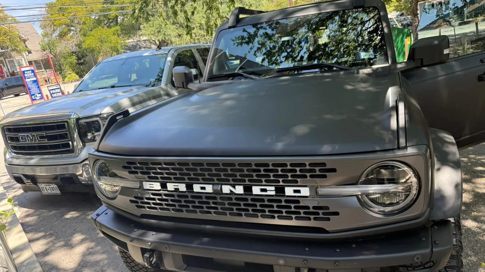Ford Bronco — photo 4 of 12