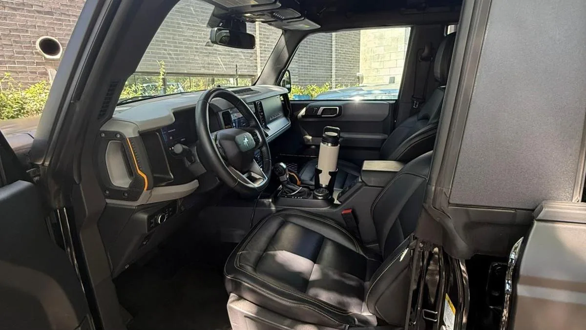 Ford Bronco — photo 12 of 12