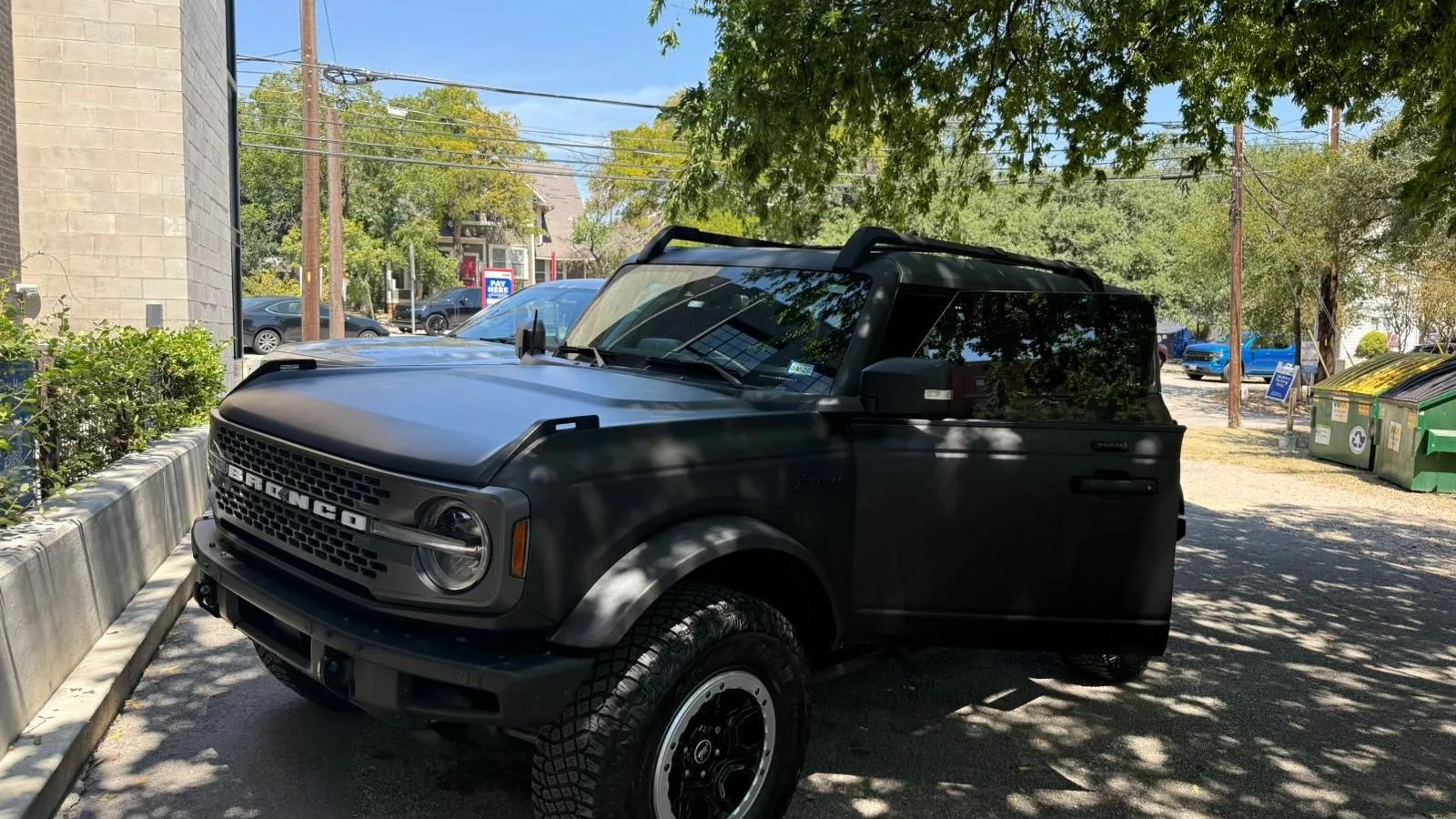Ford Bronco — photo 2 of 12