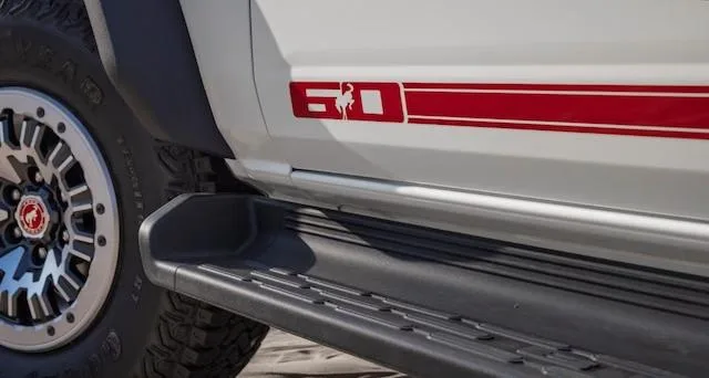 Ford Bronco — photo 4 of 9