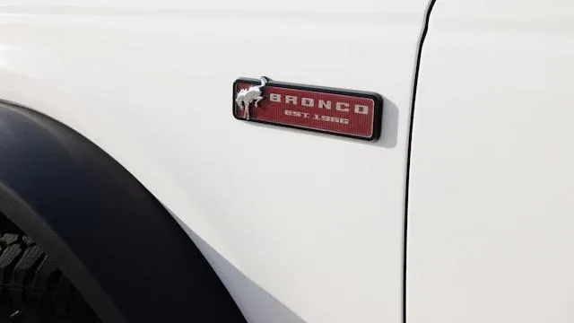 Ford Bronco — photo 6 of 9