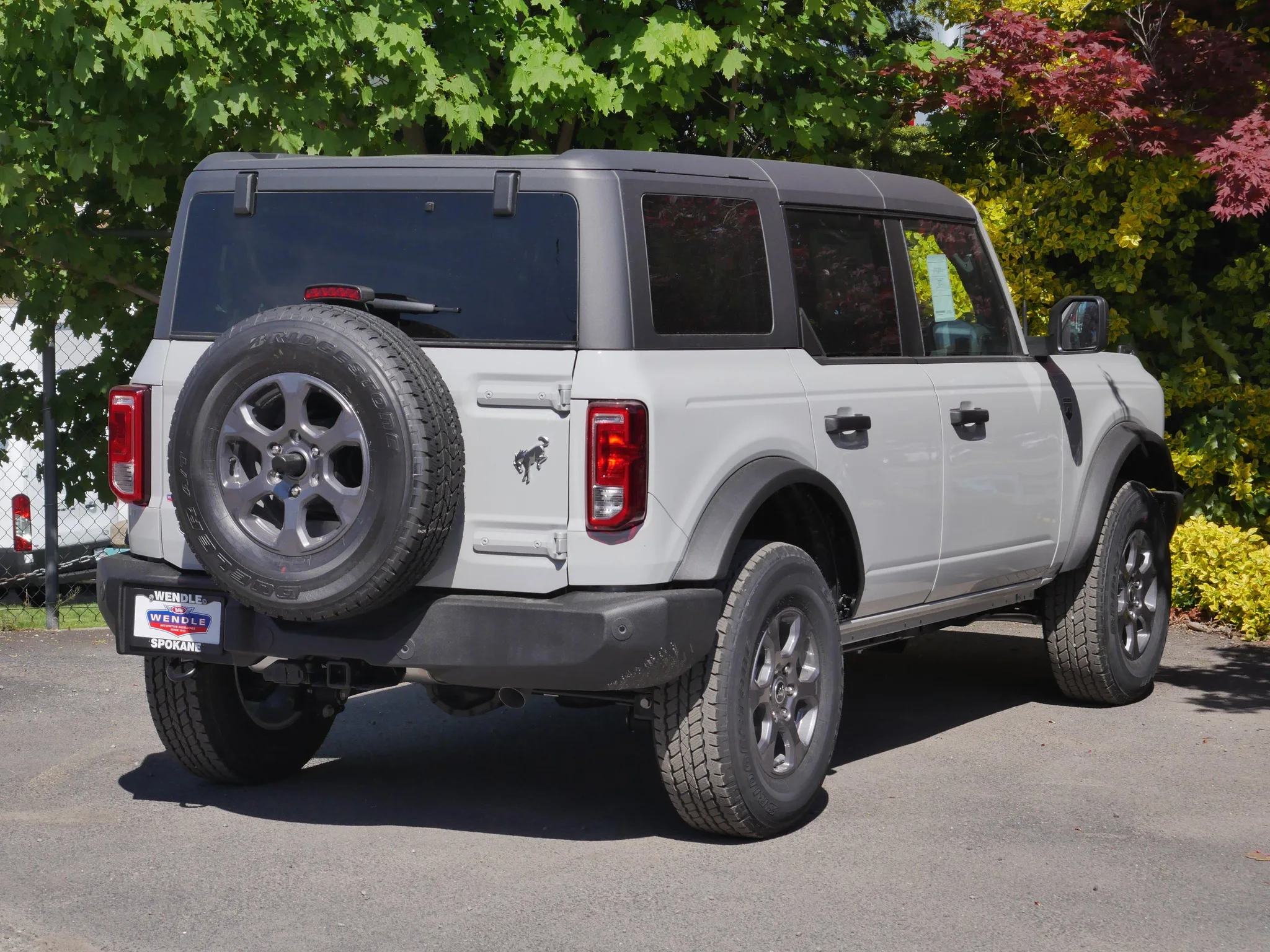 Ford Bronco — photo 4 of 5