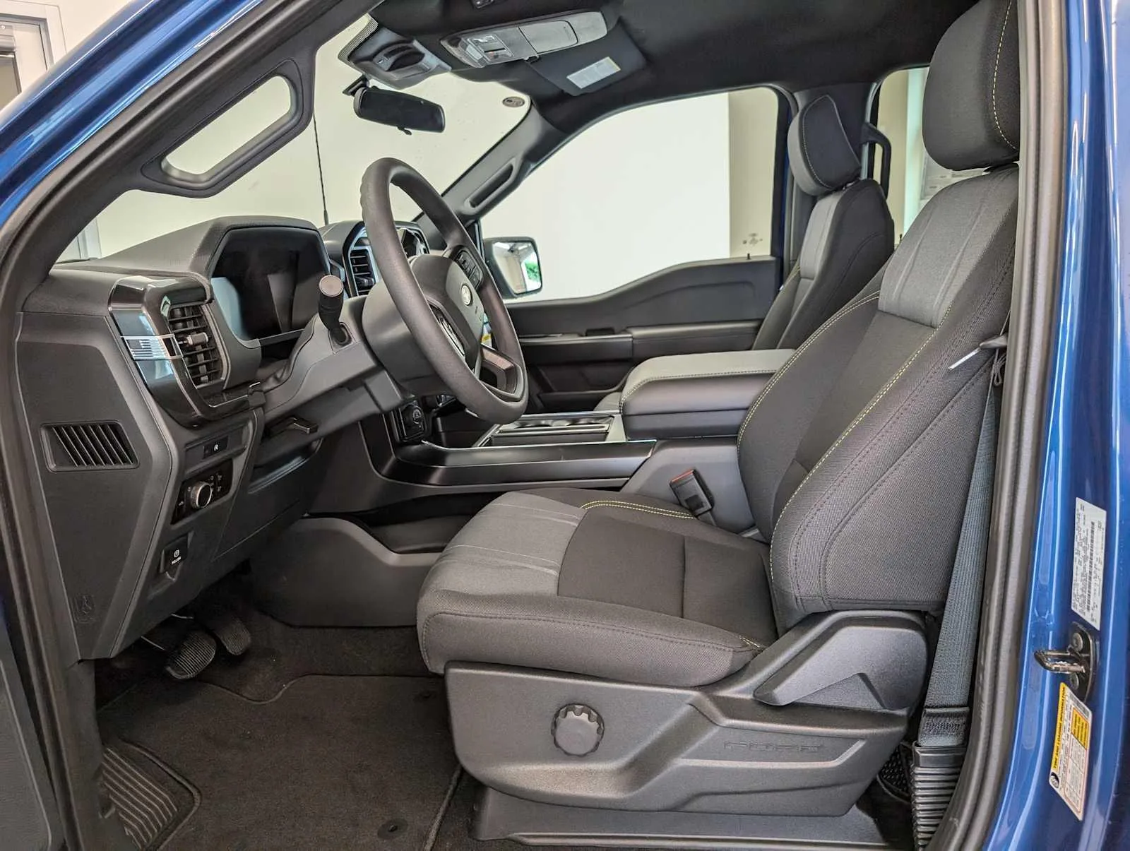 Ford F-150 — photo 2 of 2