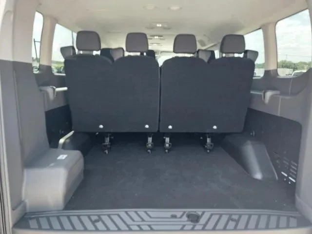 Ford Transit — photo 4 of 9