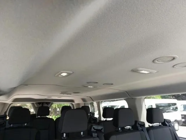 Ford Transit — photo 3 of 9