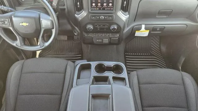 Chevrolet Silverado 1500 — photo 2 of 4