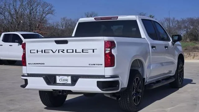 Chevrolet Silverado 1500 — photo 4 of 4