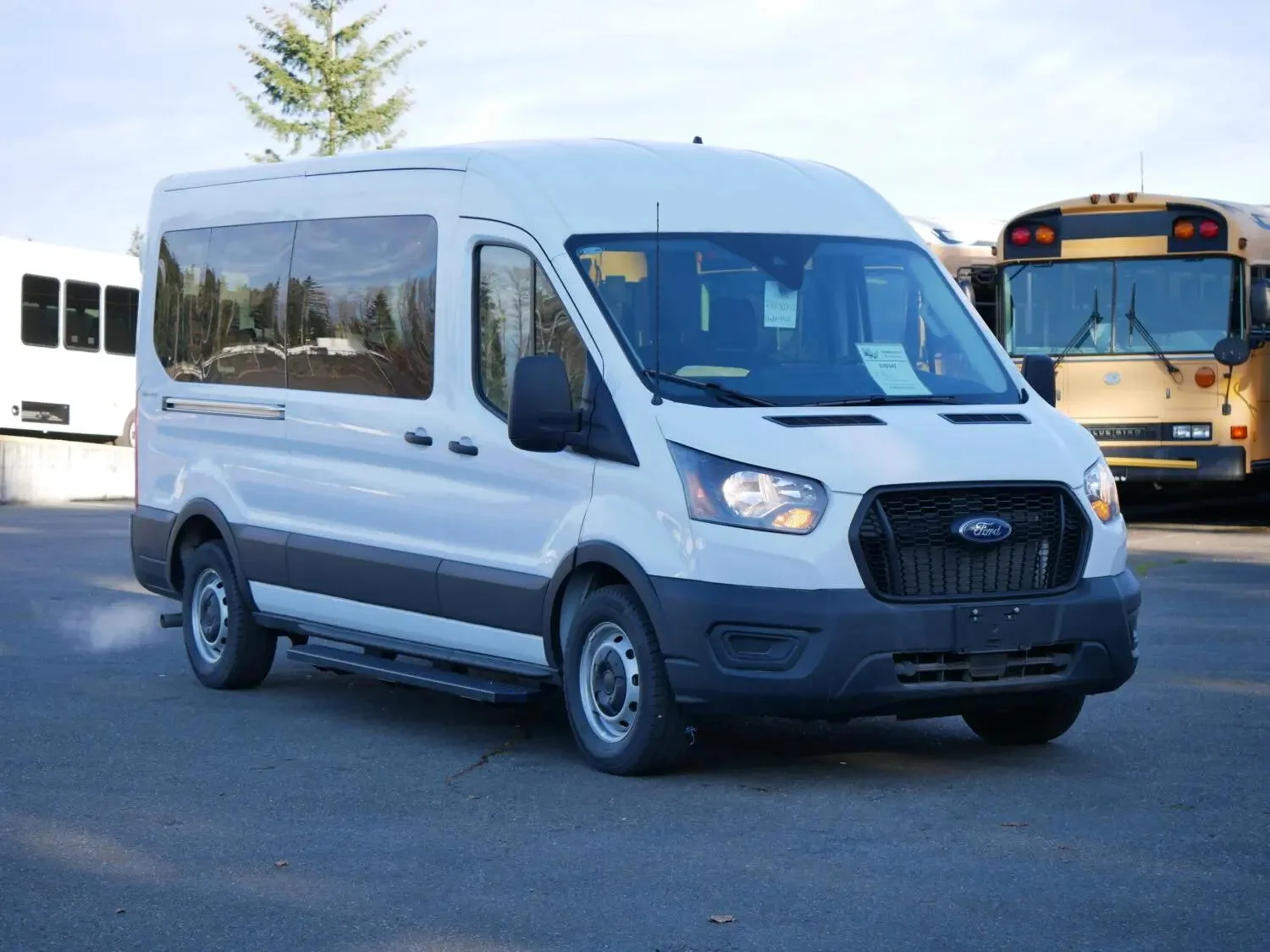 Ford Transit — photo 2 of 5