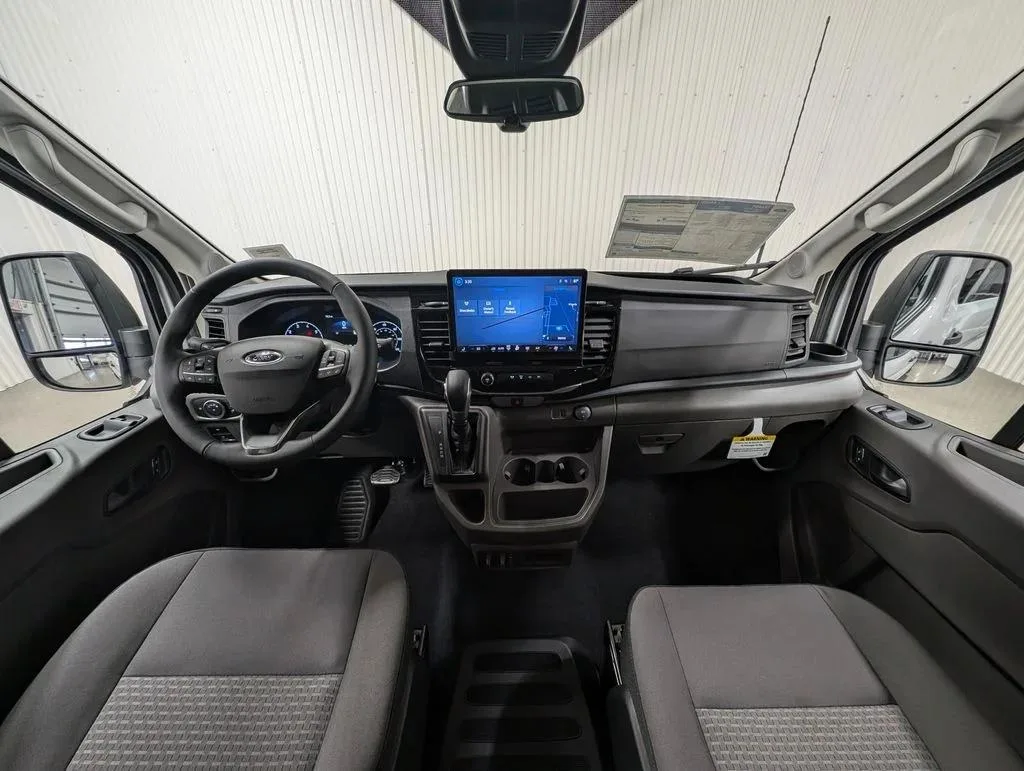 Ford Transit — photo 4 of 5