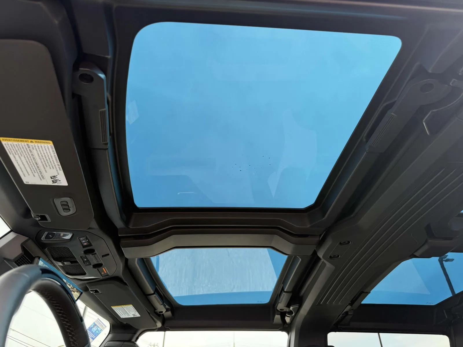 GMC HUMMER EV SUV — photo 8 of 8