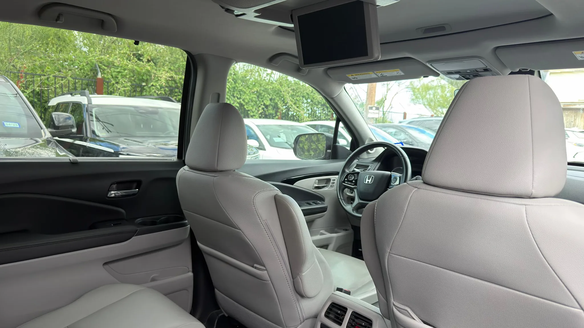 Honda Pilot — photo 2 of 4