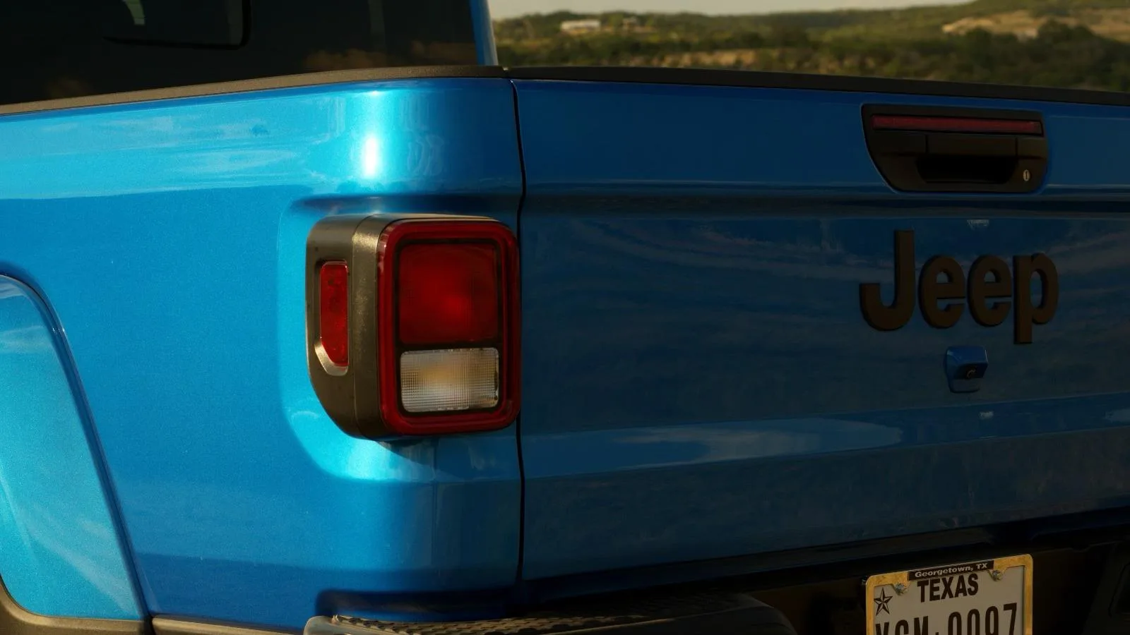 Jeep Gladiator — photo 7 of 13