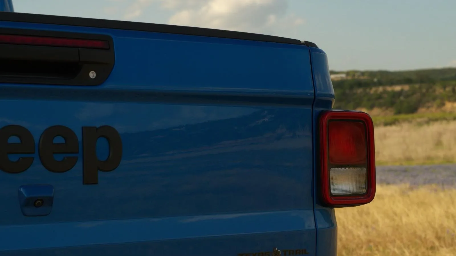 Jeep Gladiator — photo 10 of 13