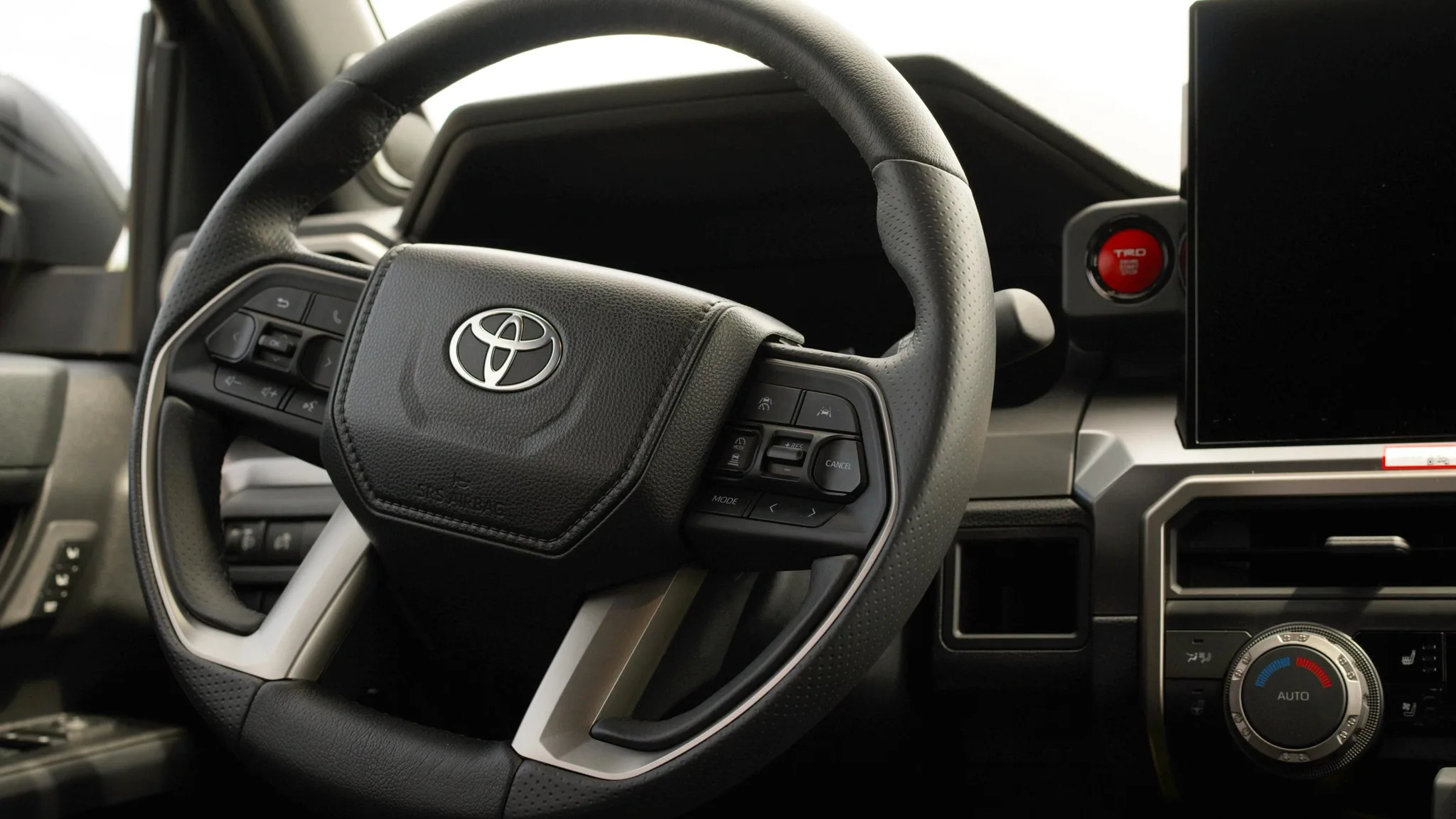 Toyota 4Runner — photo 7 of 8