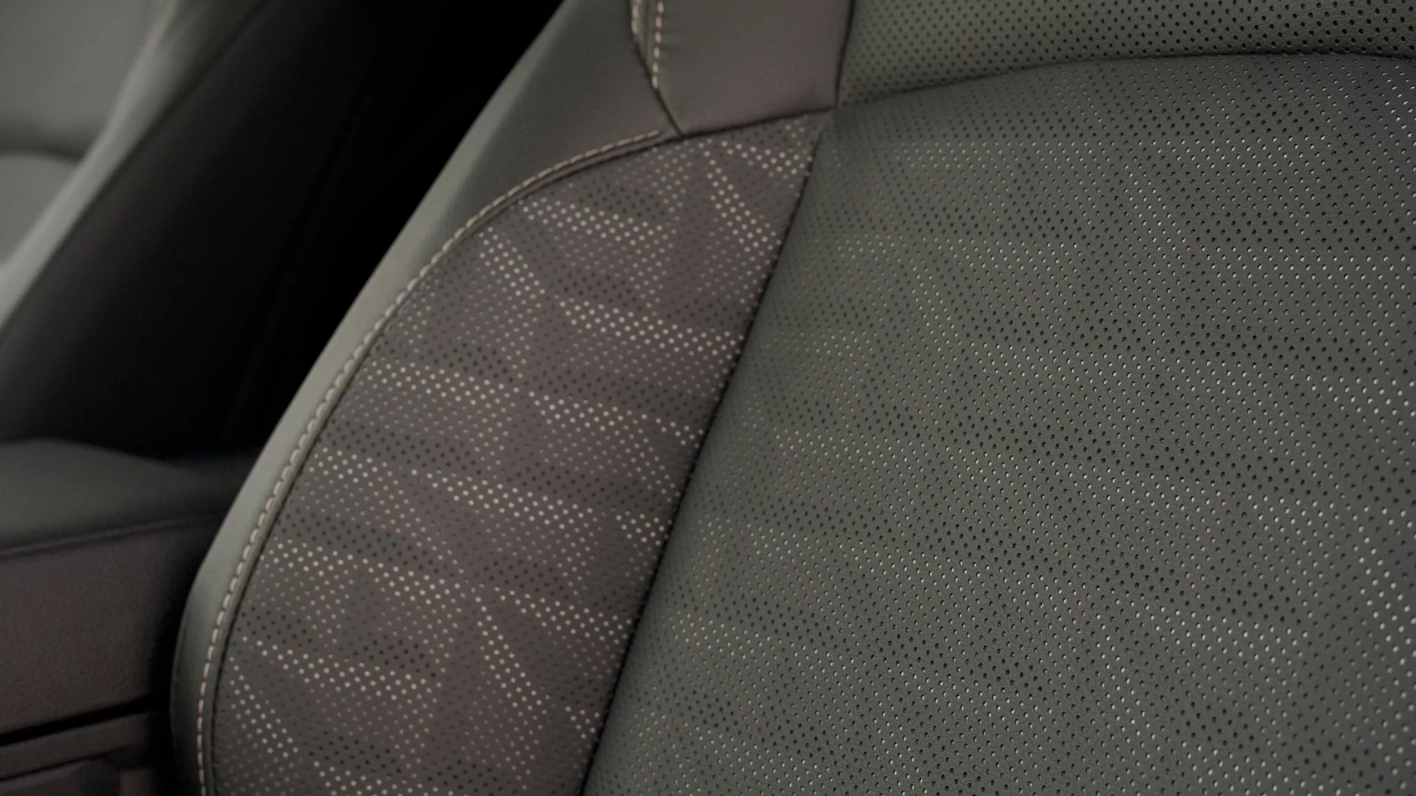 Toyota 4Runner — photo 8 of 8
