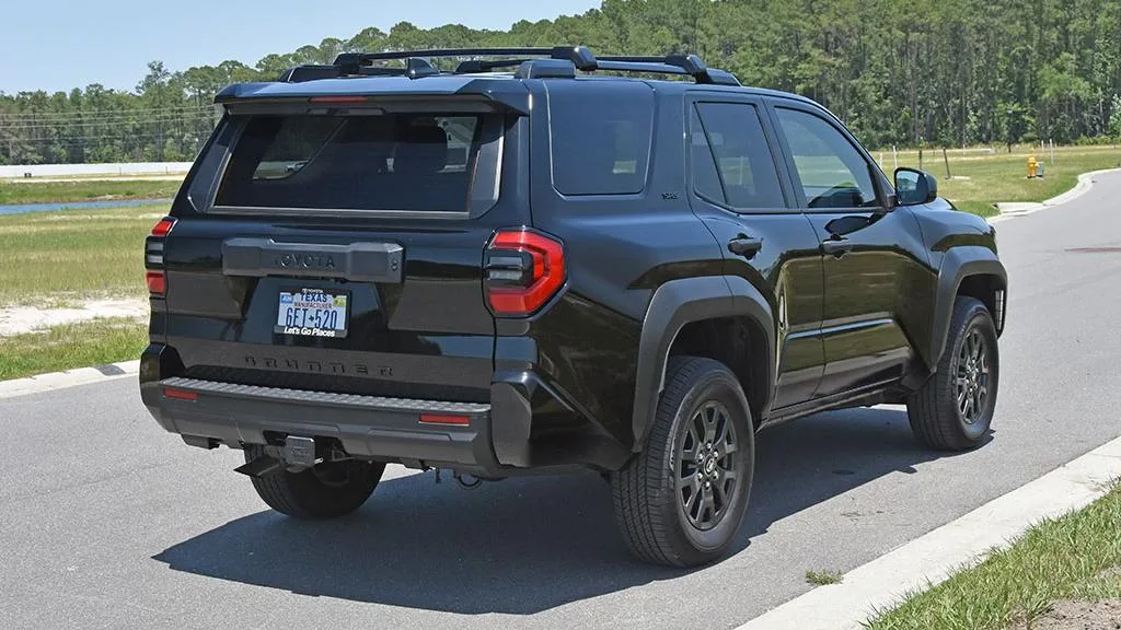 Toyota 4Runner — photo 3 of 6