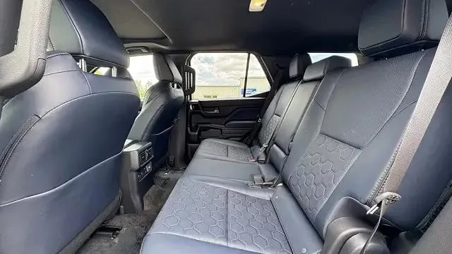 Toyota 4Runner — photo 10 of 12