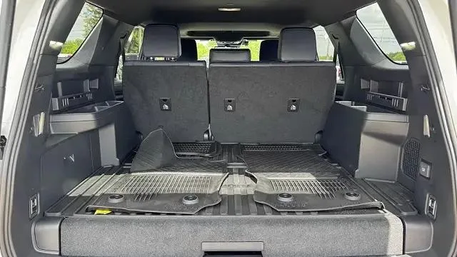 Toyota 4Runner — photo 7 of 12