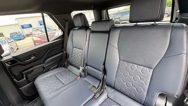 Toyota 4Runner — photo 5 of 12