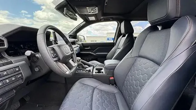 Toyota 4Runner — photo 11 of 12