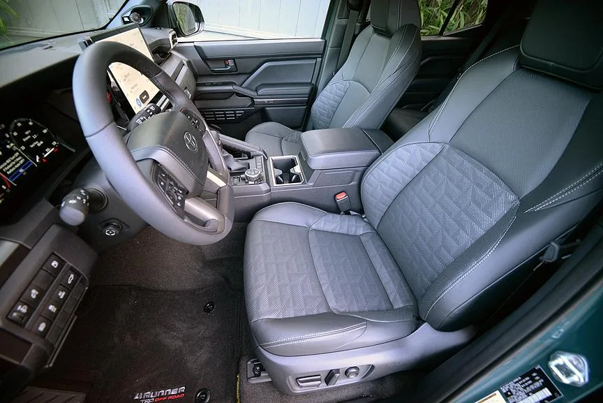 Toyota 4Runner — photo 2 of 2