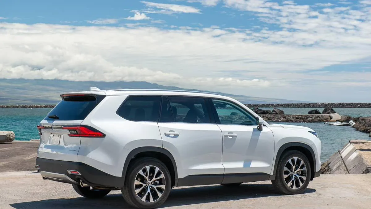 Toyota Grand Highlander — photo 2 of 3