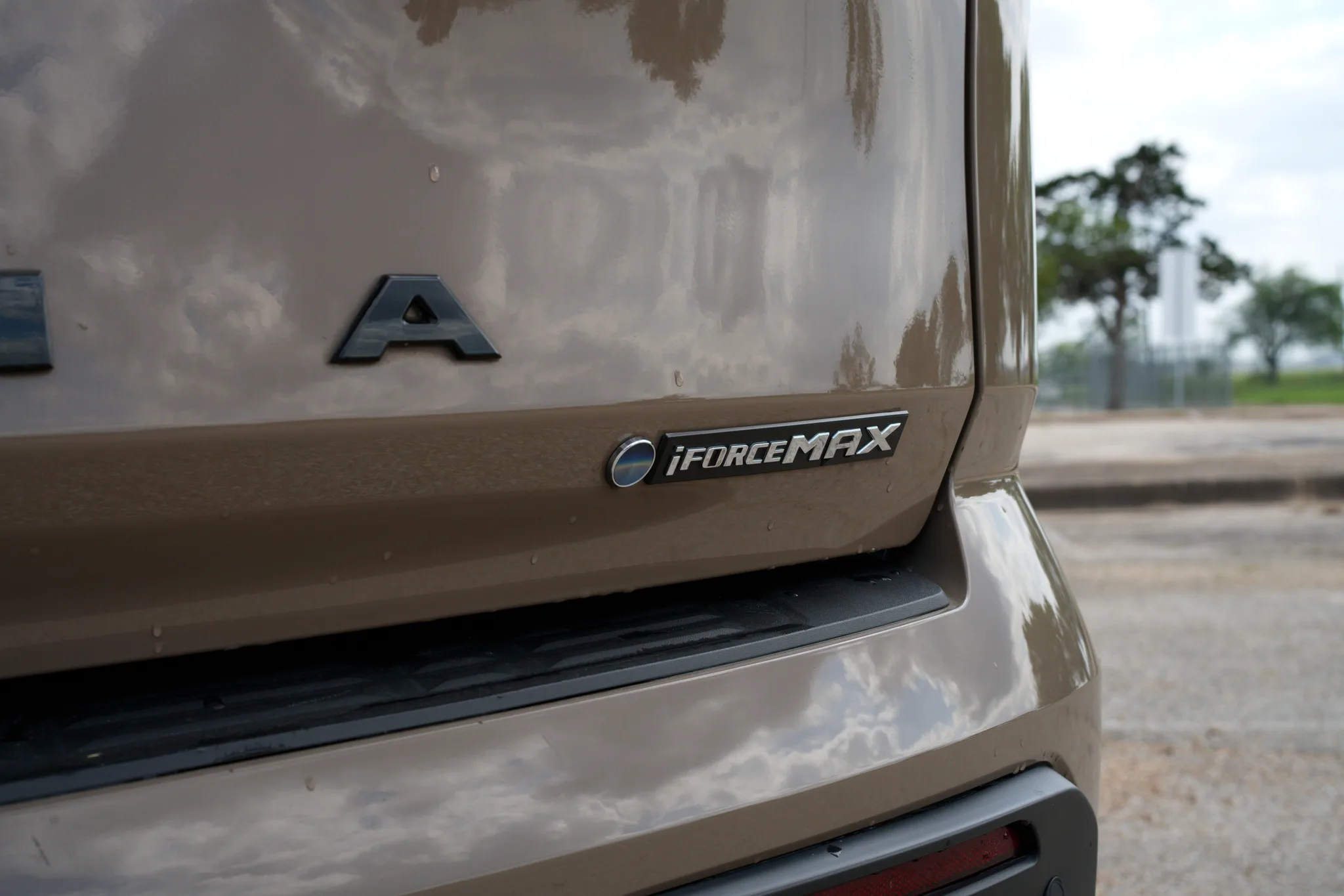 Toyota Sequoia — photo 11 of 18