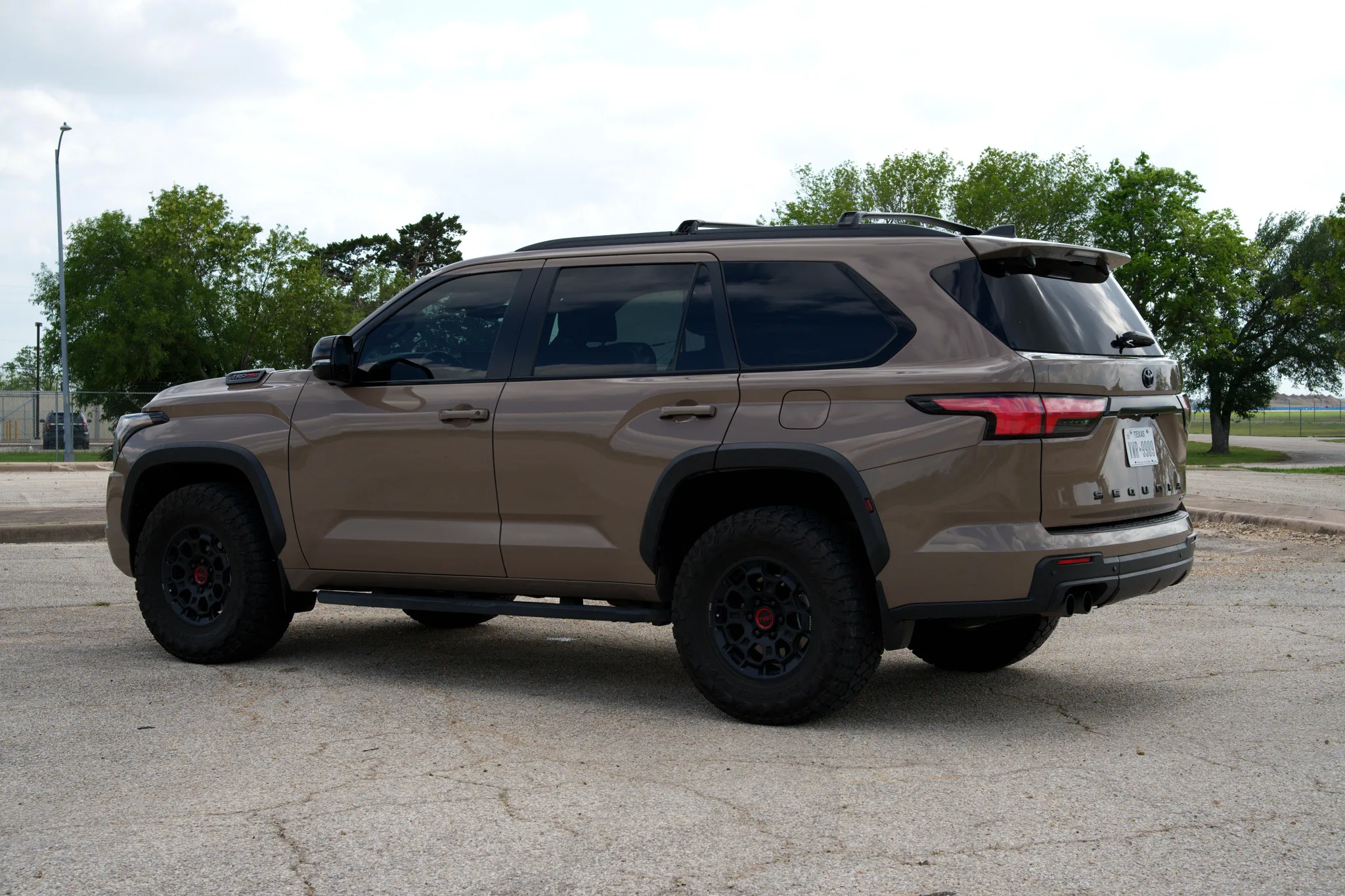 Toyota Sequoia — photo 8 of 18